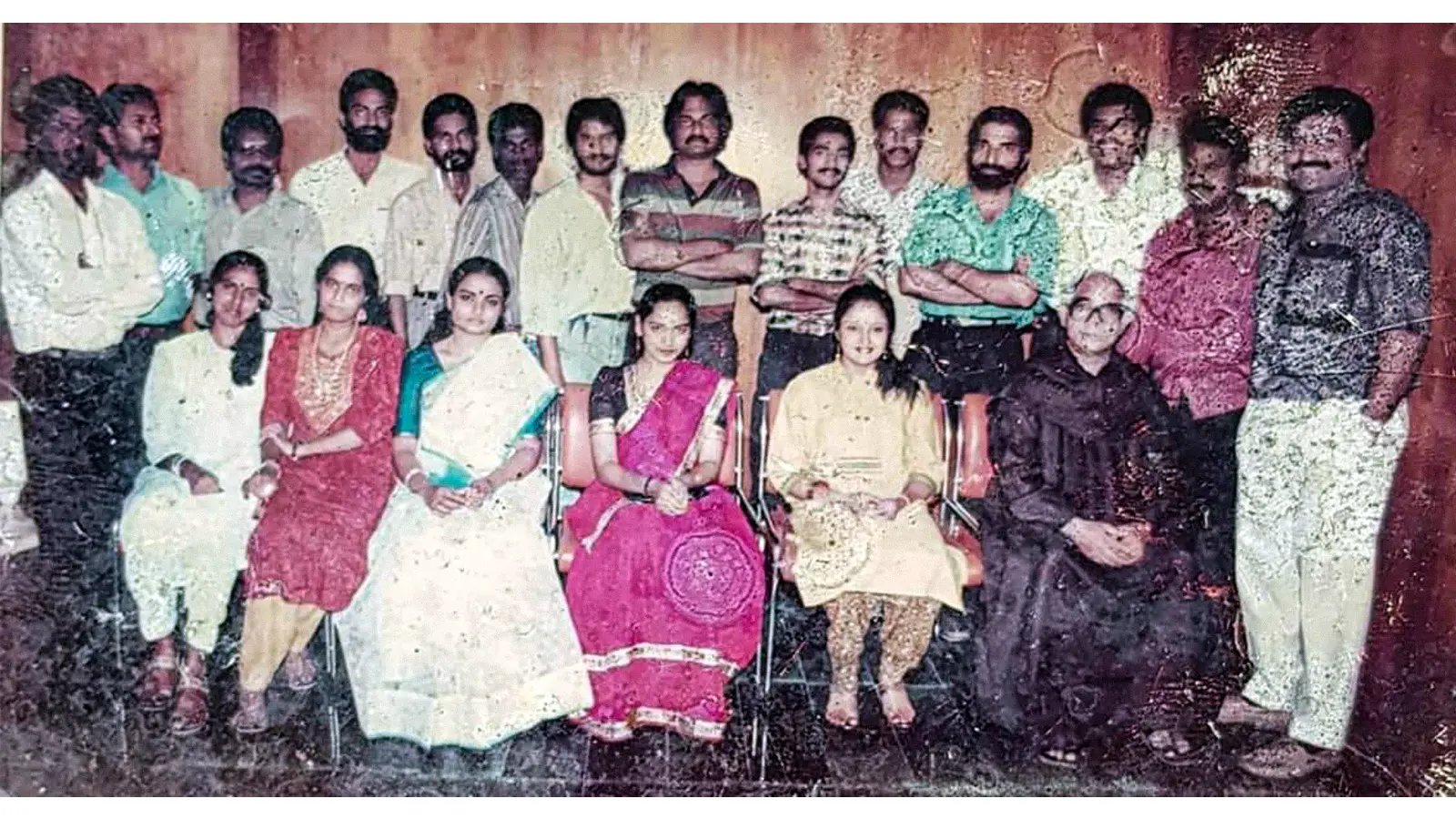 Kalabhavan Troop in Qatar 1992 Kalabhavan Mani's first gulf trip